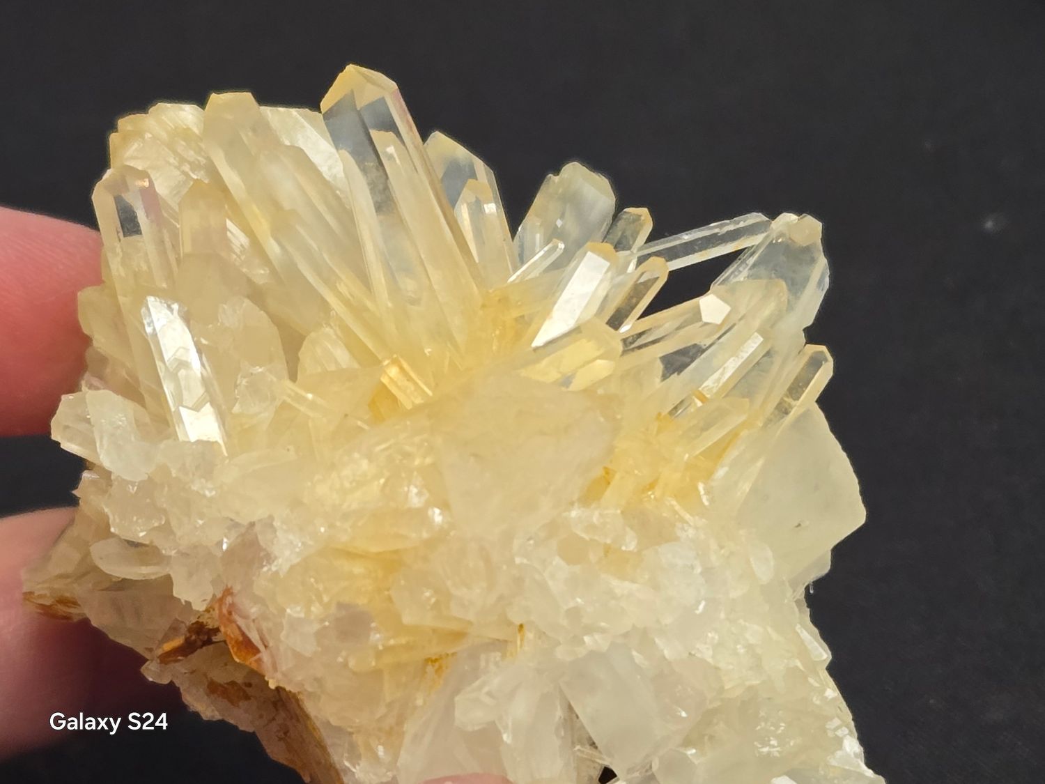 Mango Needle Quartz 94g
