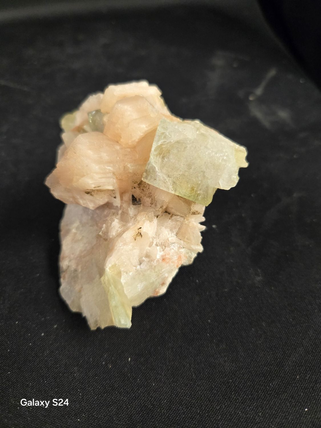 Apophyllite/Stilbite