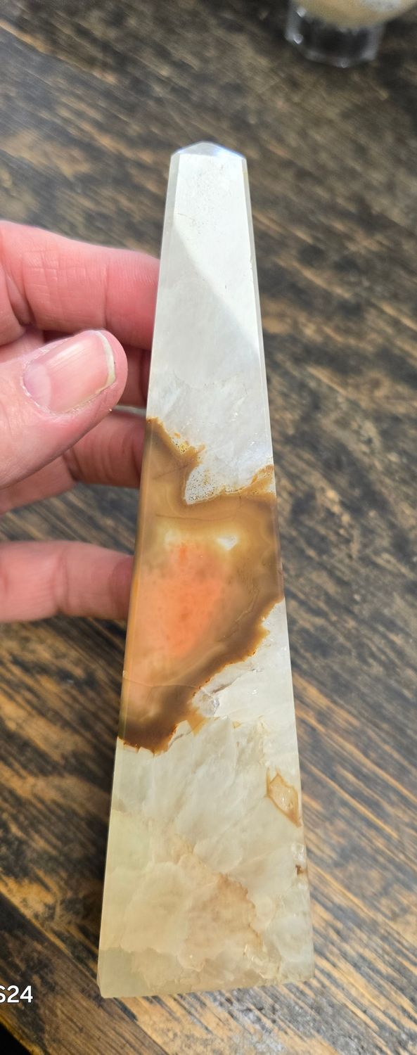 Agate Obelisk