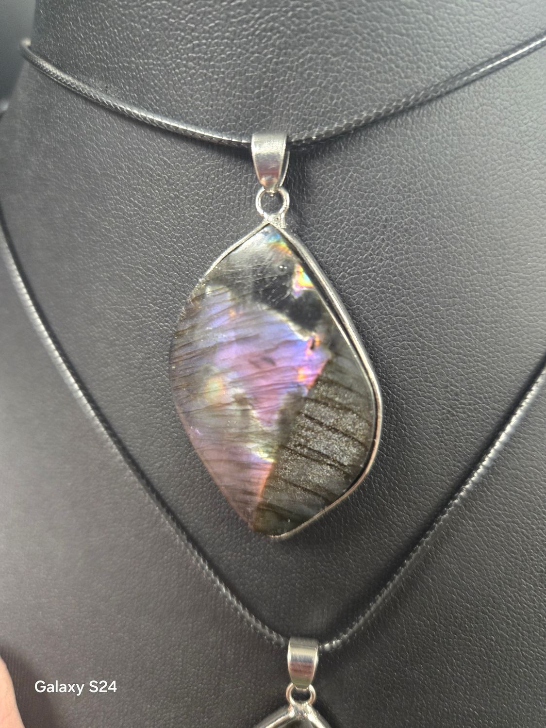 labradorite N