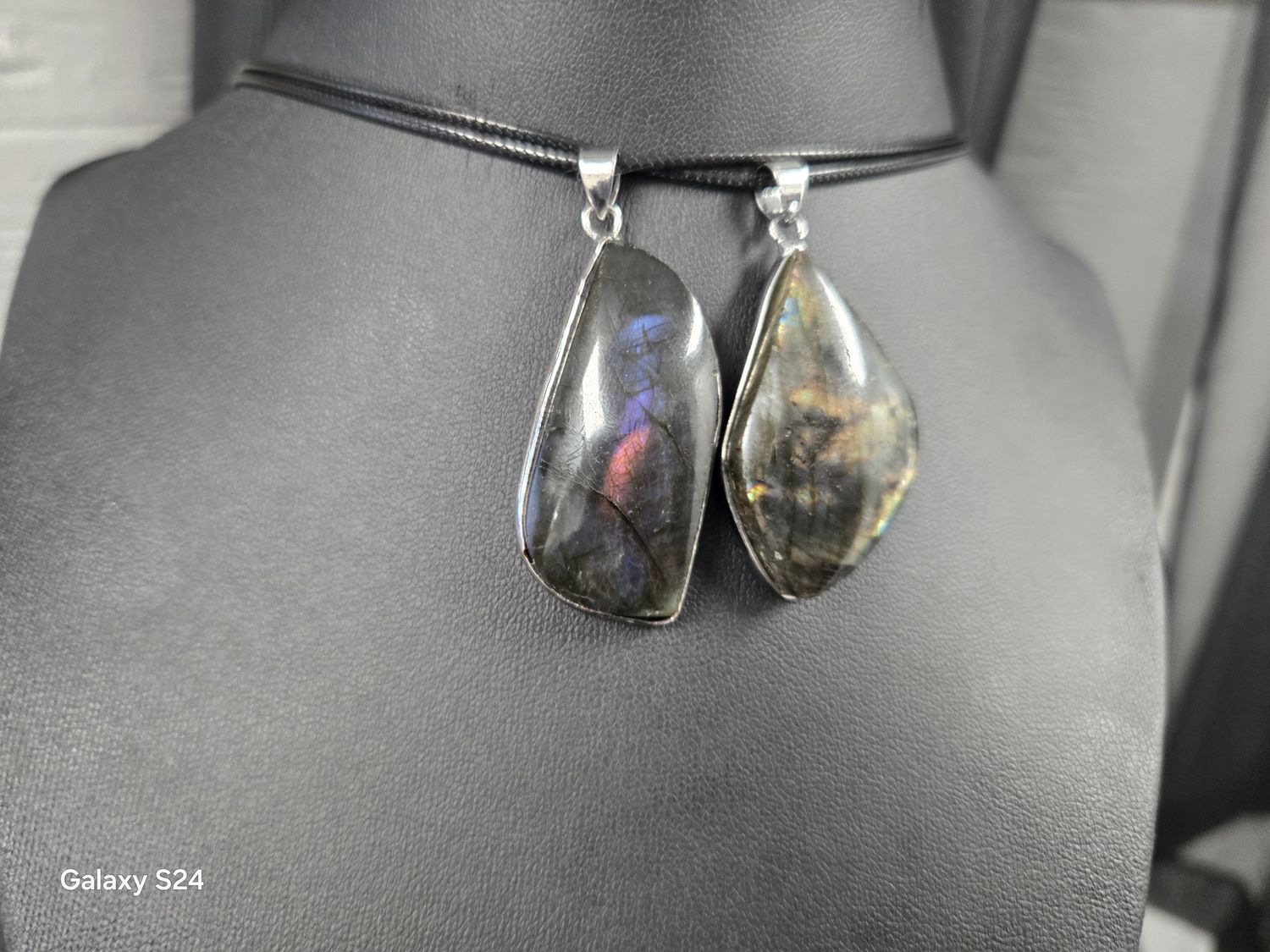 labradorite N