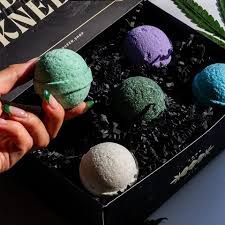 Colección de Mini Bombas de Baño Kush Queen 5ct 10mg CBD cada una