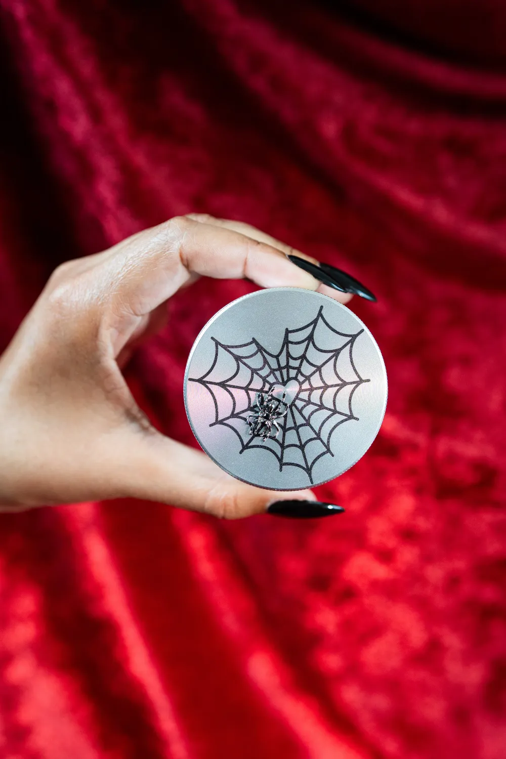 Burning Love Spider Web Grinder