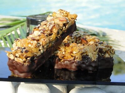 Barre de céréales enrobée noir