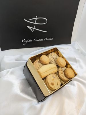 assortiment de sablés boite cube