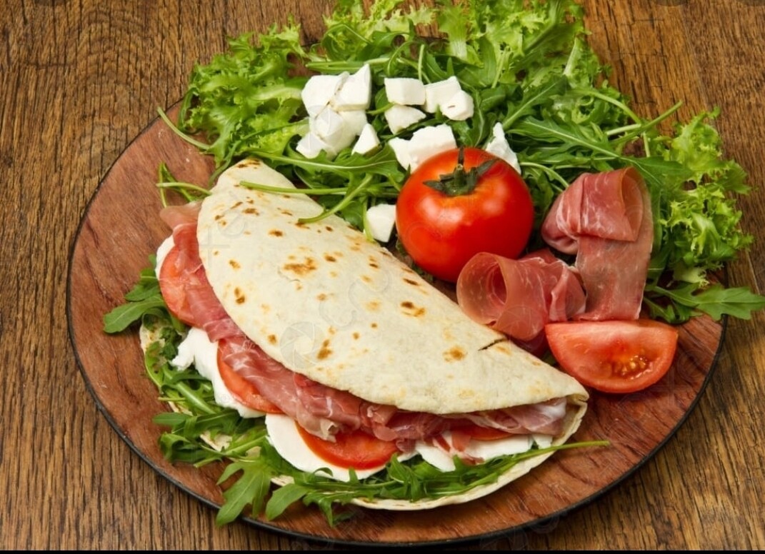 Piadina Especial + Refresco, agua o cerveza