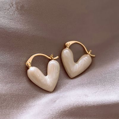 French High-End Mother Of Pearl Love Earrings French High-End Mother Of Pearl Love Earrings