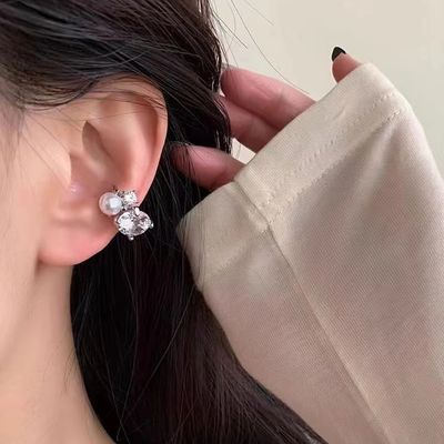 Silver Cubic Zircon Pearl Earrings. Silver Cubic Zircon Pearl Earrings.