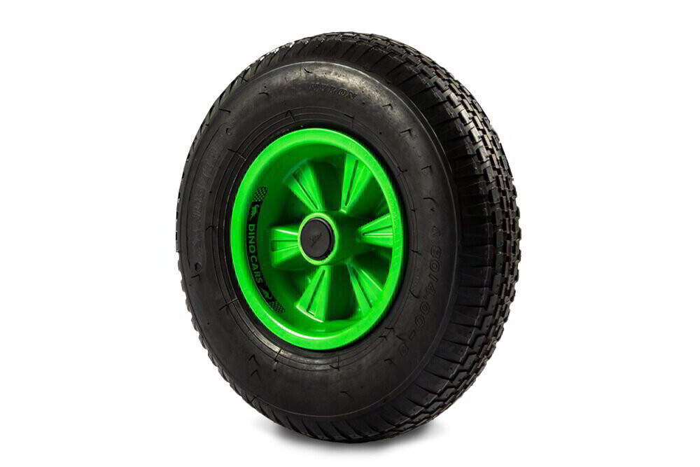 Rueda con llanta verde y neumático negro con perfil de rodadura suave.