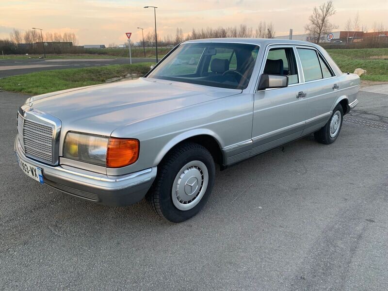 MERCEDEZ 280 SE
