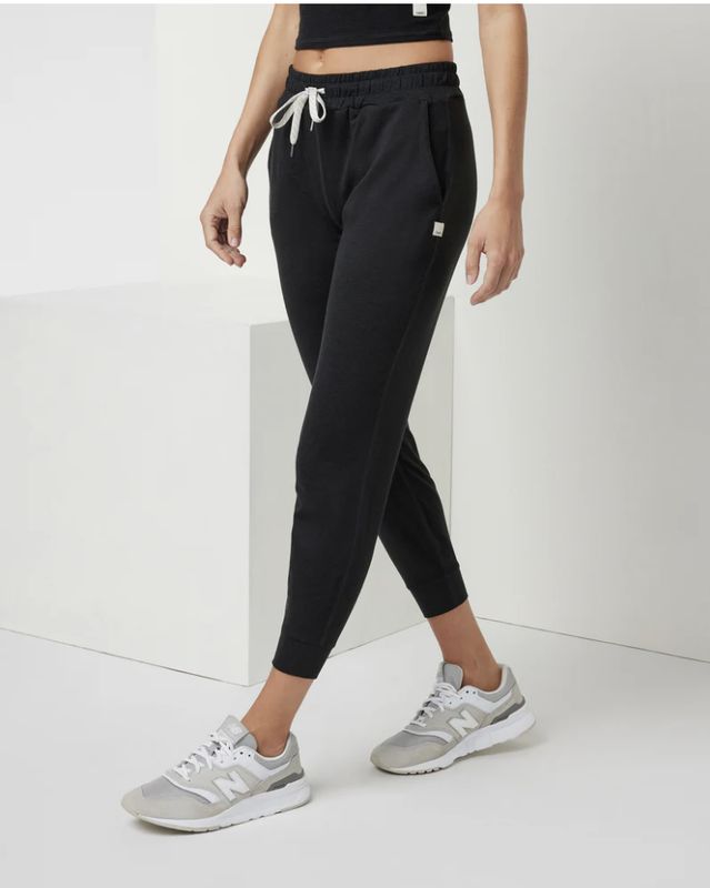 Vuori Performance Jogger Women&#39;s DreamKnit™ Joggers