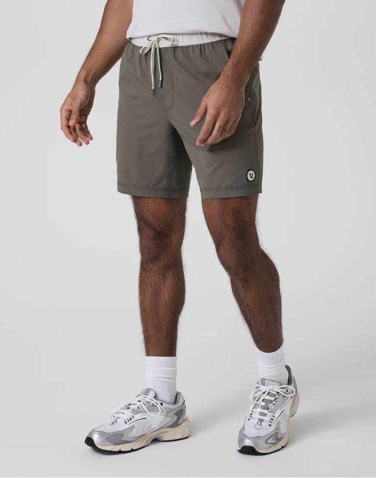 Vuori Kore Short 7&quot; Warm Grey