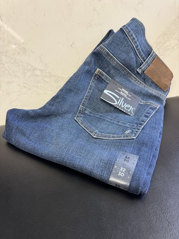 Silver Jeans Grayson Straight 352