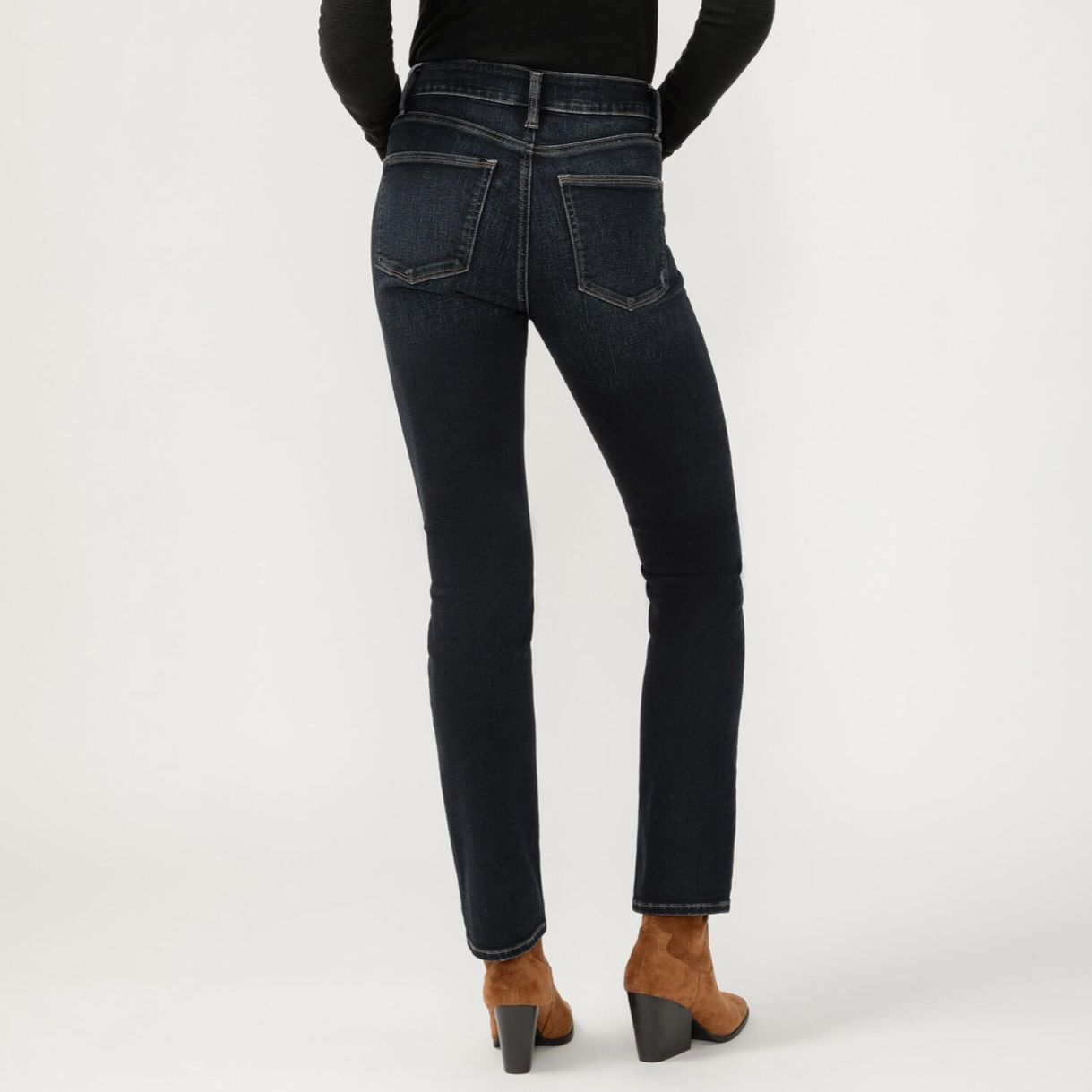 Silver Jeans Avery Straight 451