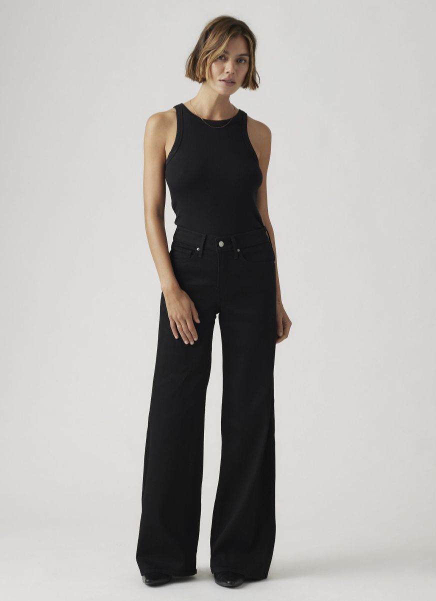 Levi 318 Shaping Wide Leg Black