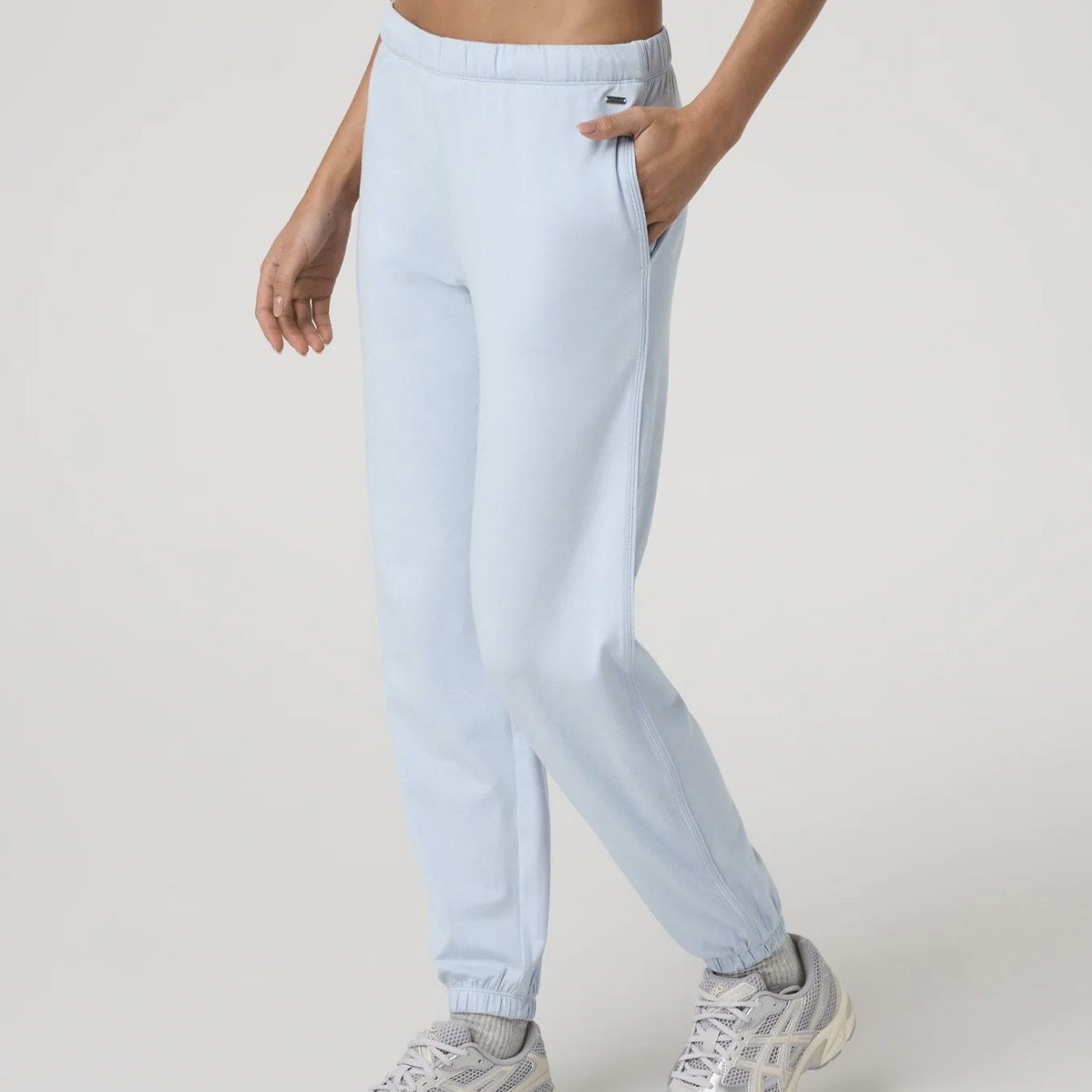 Vuori Halo Modern Sweatpant Soft Sky Heather