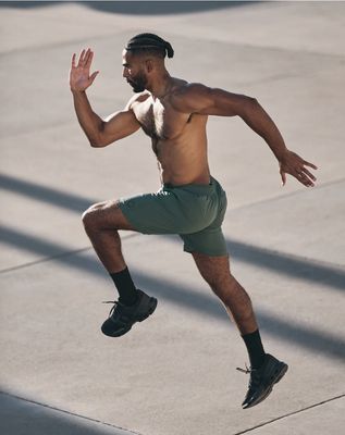 Vuori Kore Short Lined 7" Agate Green Tonal