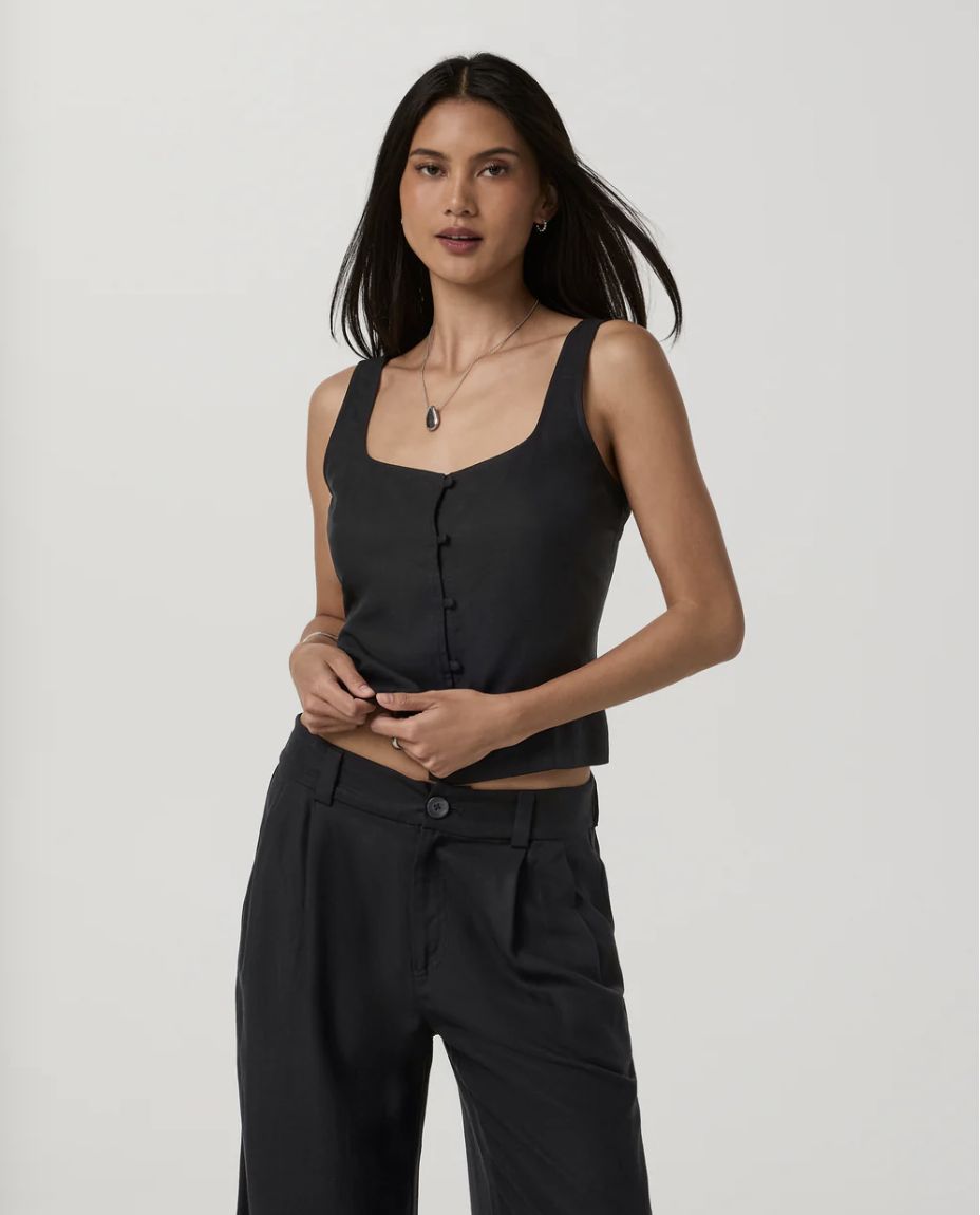 Vuori Trestles Twill ButtonFront Top Black