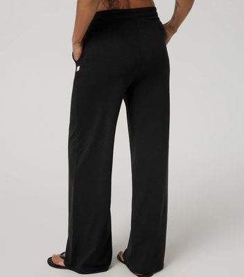 Vuori Halo Essential Wideleg Heather Black