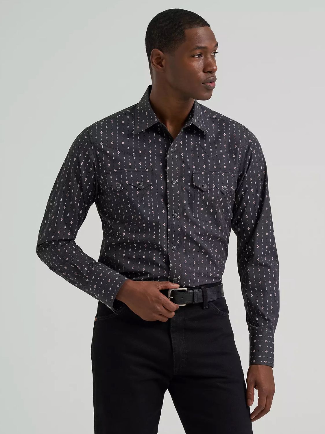 MEN'S WRANGLER RETRO® LONG SLEEVE SAWTOOTH SNAP POCKET WESTERN SHIRT Obsidian Chain