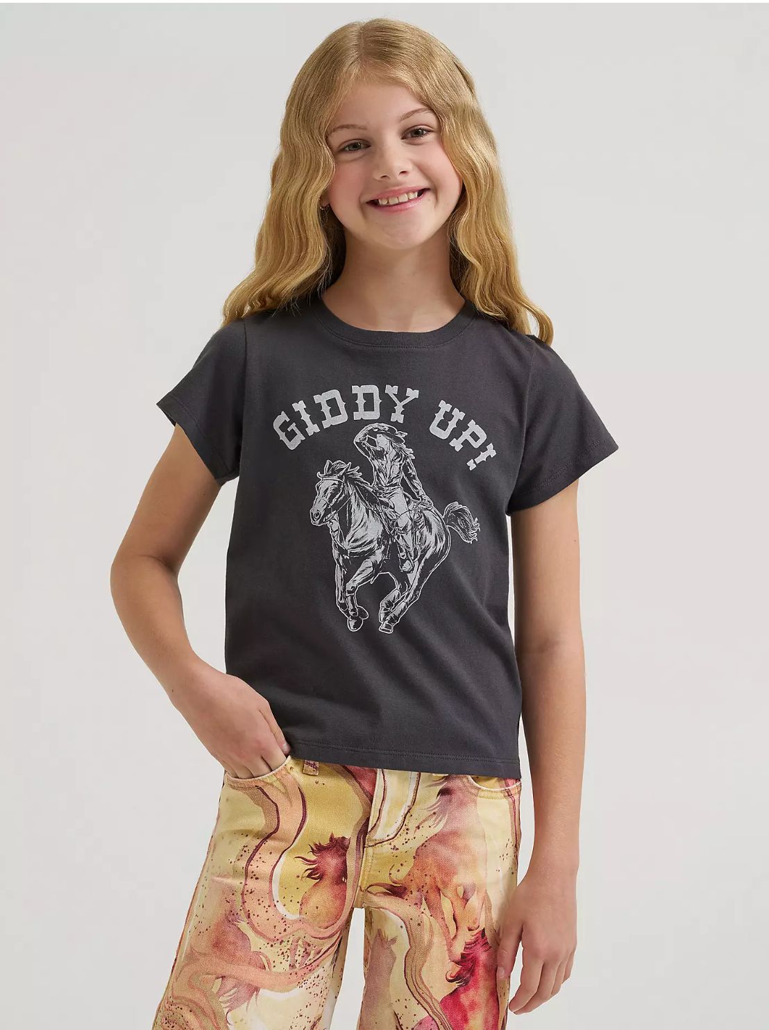 GIRL'S LAINEY WILSON X WRANGLER GIDDY UP TEE