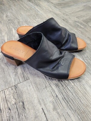 Leather strap shoe  #GIA-03