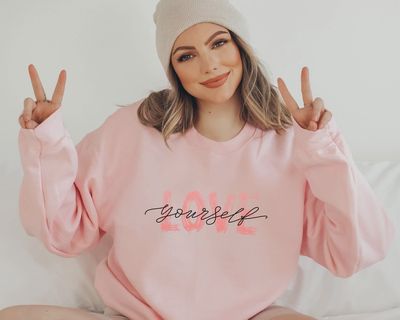 Love yourself Sweatshirt in Pink #Loveyourself