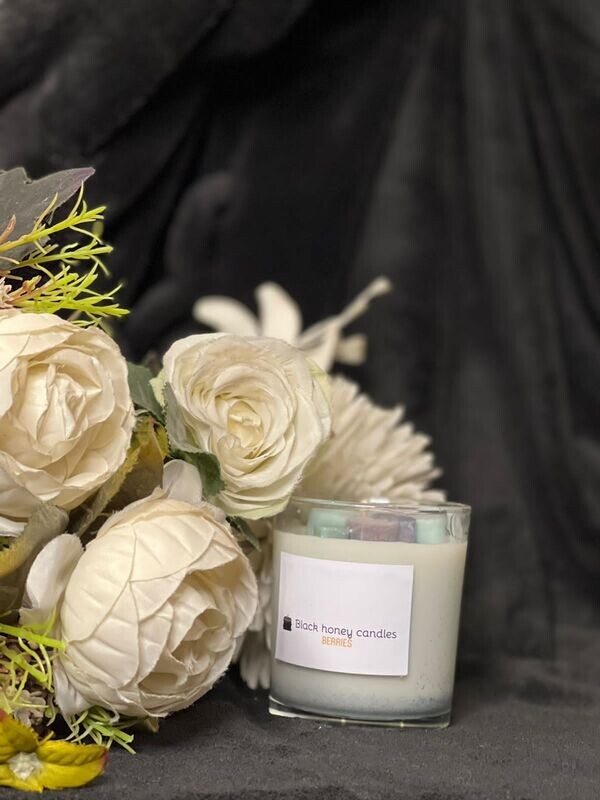 Berries scented soy wax candle