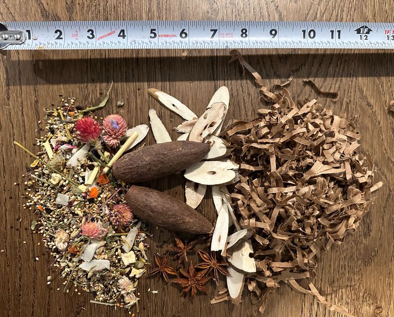 Monkeypod Foraging Pack (12” Heavy Duty Skewer For Any Size Bird)