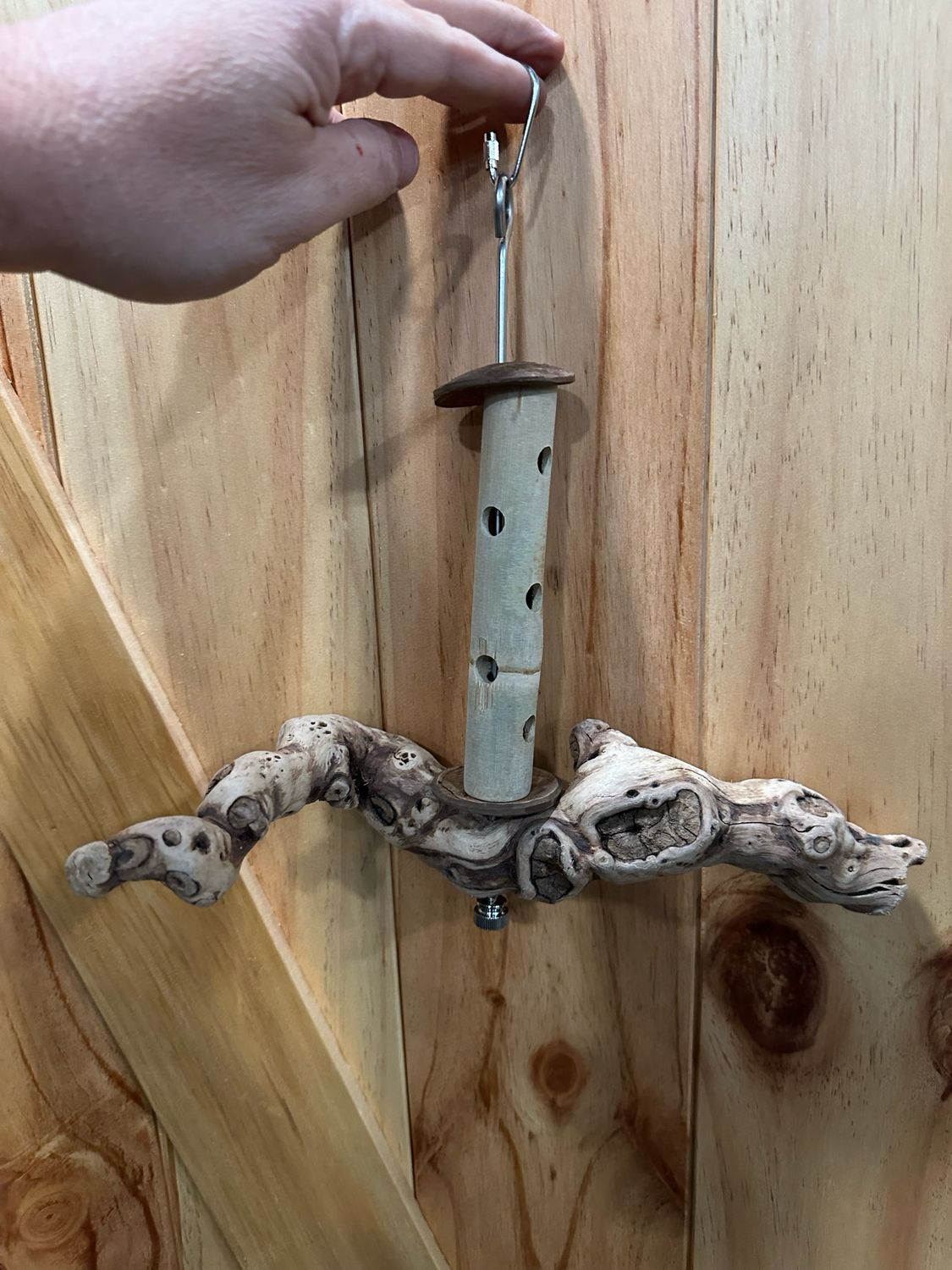 Swinging Sway Foraging Perch Plus (Medium)