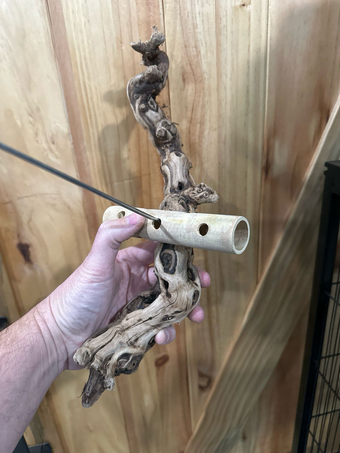 Swinging Sway Foraging Perch Plus (Medium)