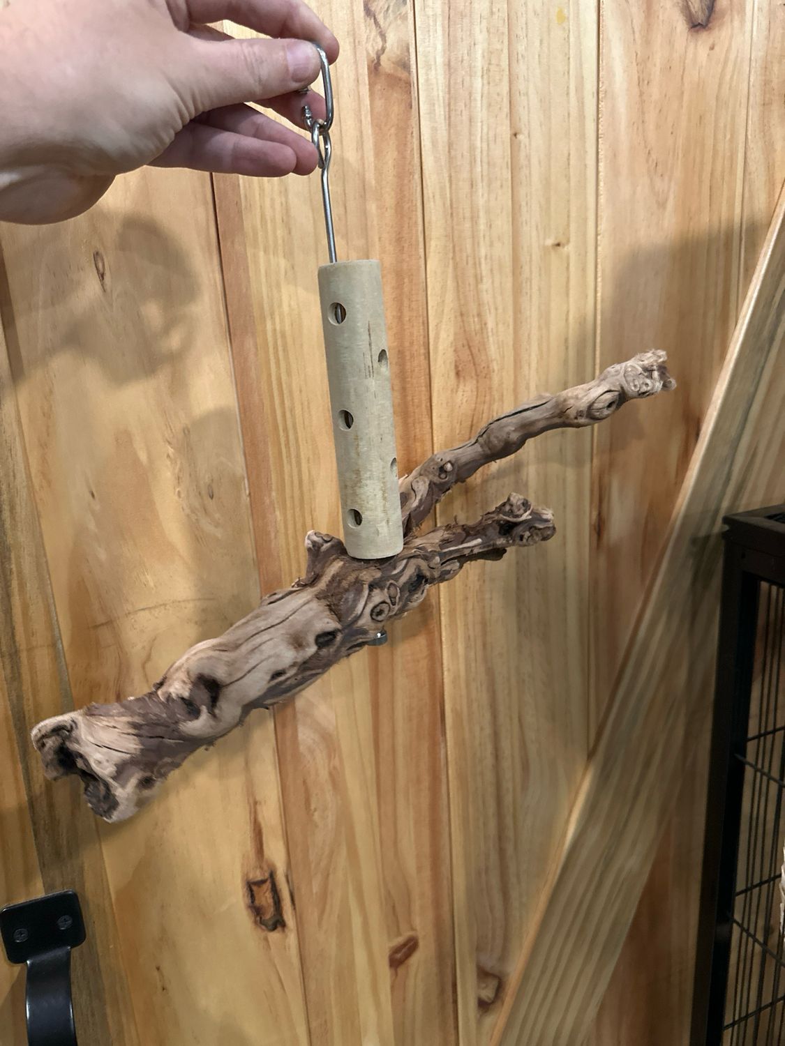 Swinging Sway Foraging Perch Plus (Medium)