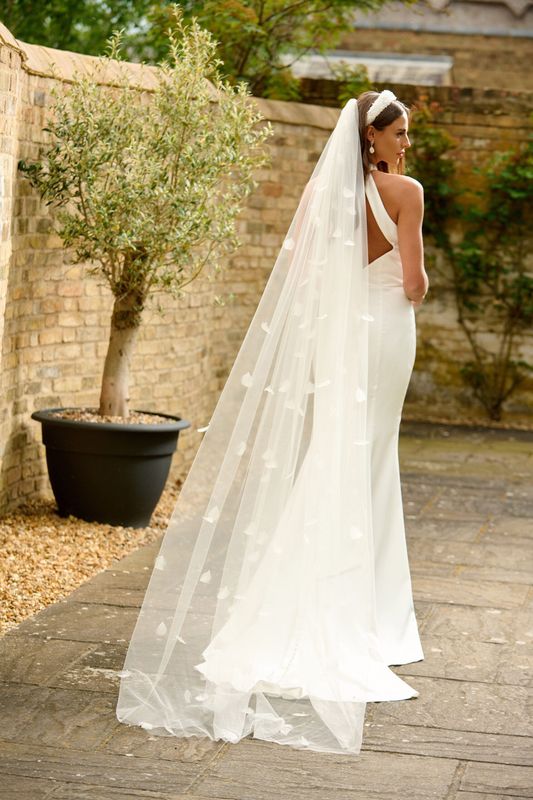 Capri Feather Veil