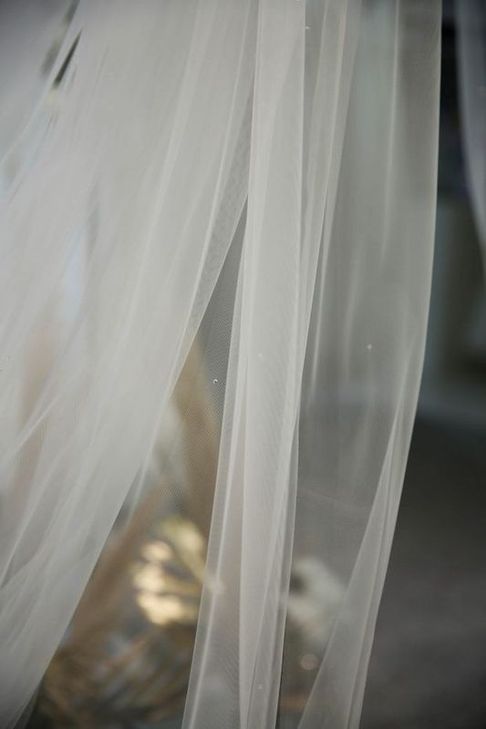 Italian Light Scatter Veil