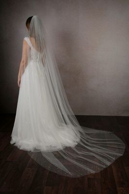 Cut Crystal Edge Veil