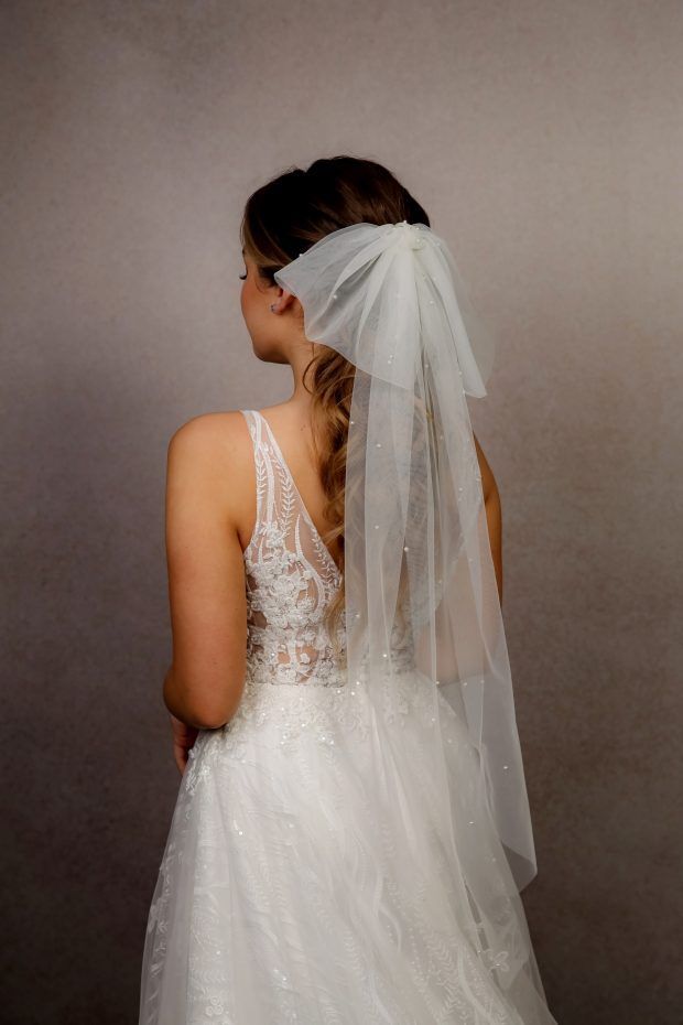Long Bow Veil with Pearls