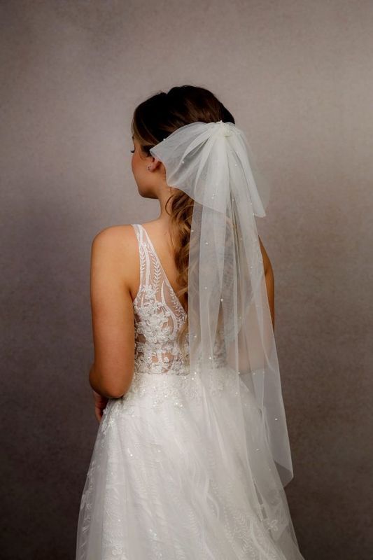Long Bow Veil with Pearls