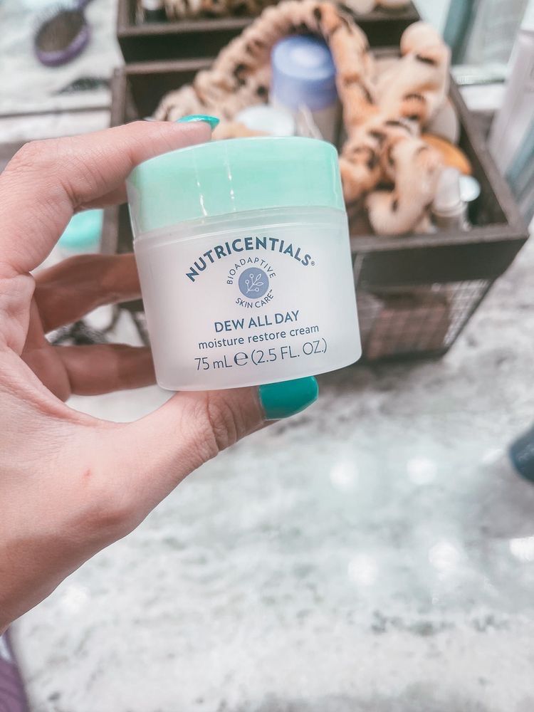 Dew All Day Moisturizer for Sensitive Skin