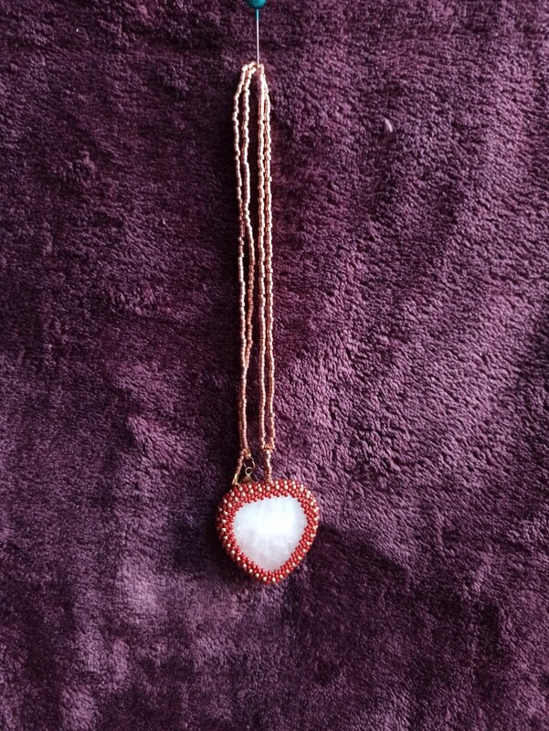Ketting Rozenkwarts met kraal hanger brons