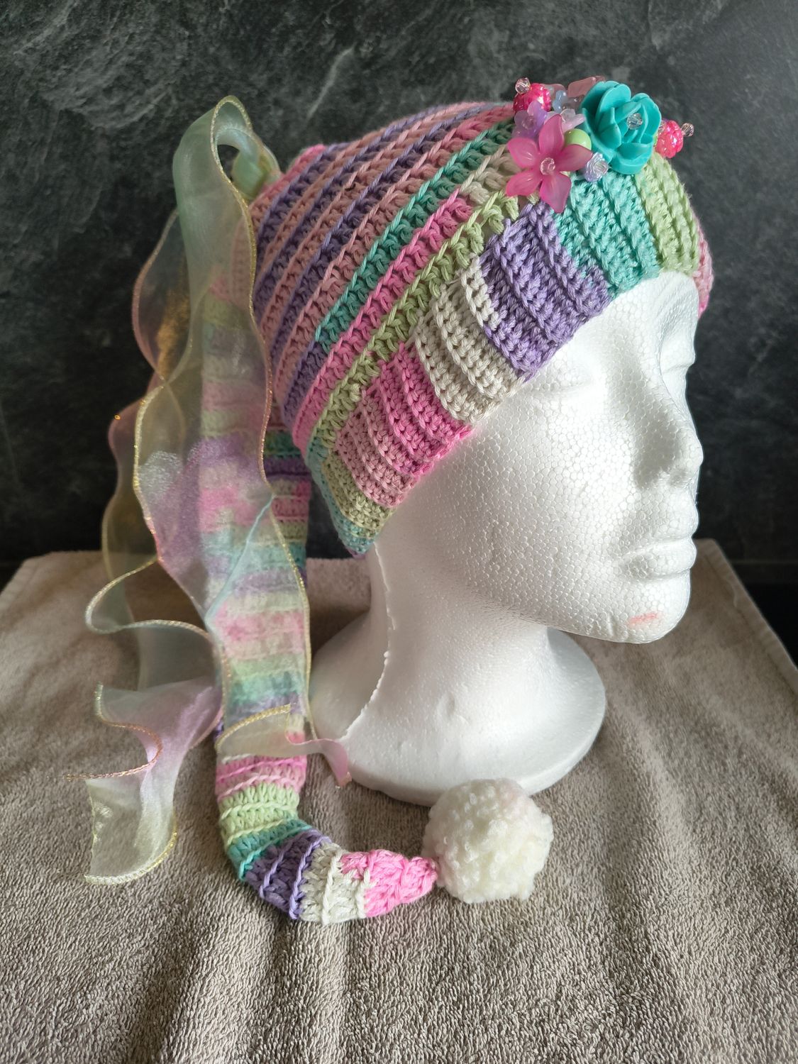 Elvenmuts kind pastel regenboog