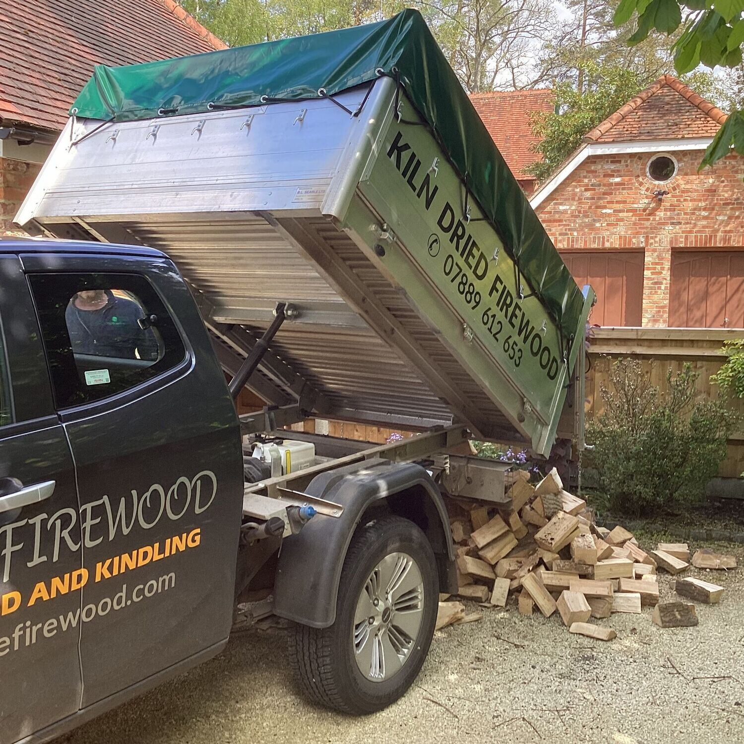 Tipped Kiln Dried Firewood Loose 1.2 m3 Mixed