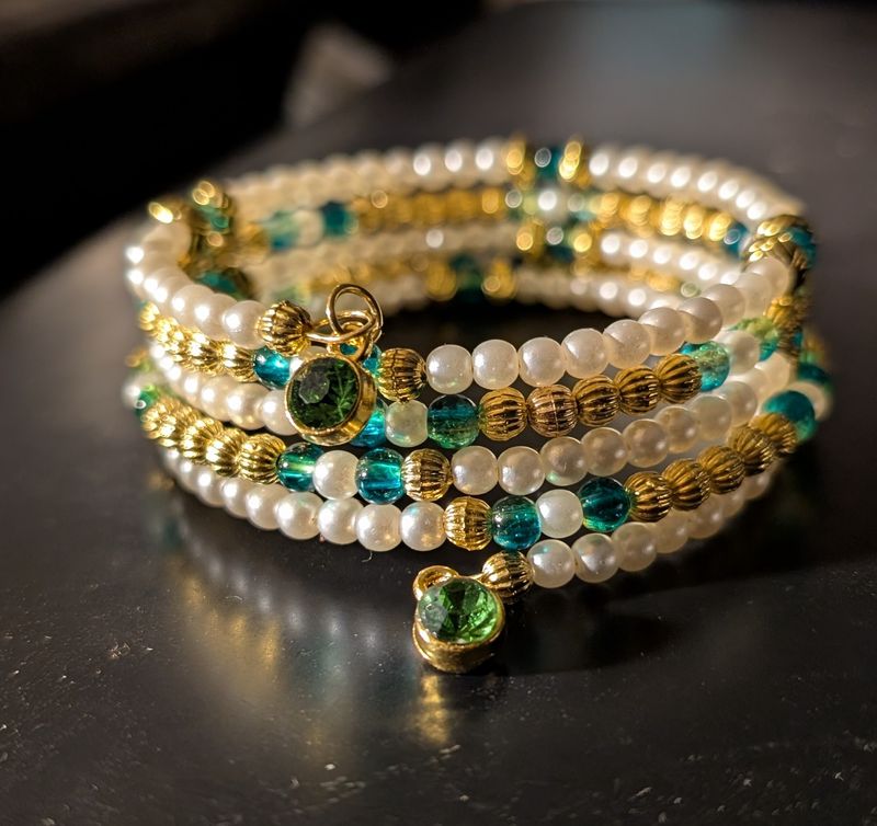 Green, gold andpearls