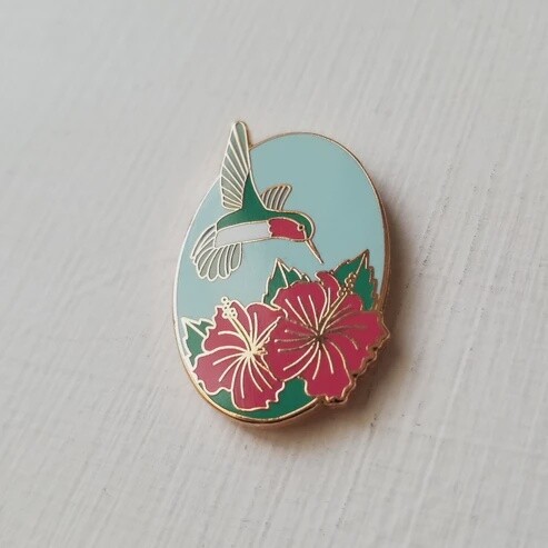 Hummingbird Enamel Needle Minder