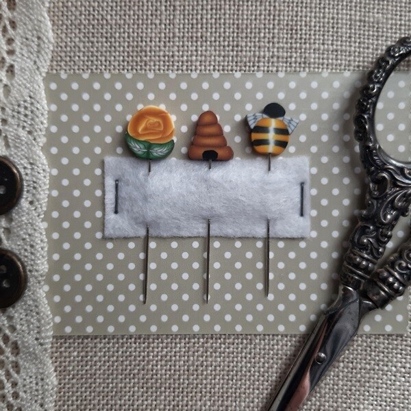 Bee and Hive - Small Pin Set