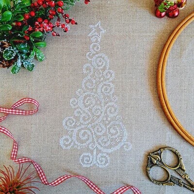 Lace Christmas Tree