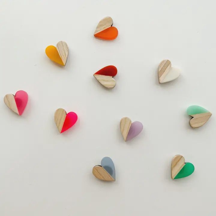 Needle Minder - Heart (Wood &amp; Resin)