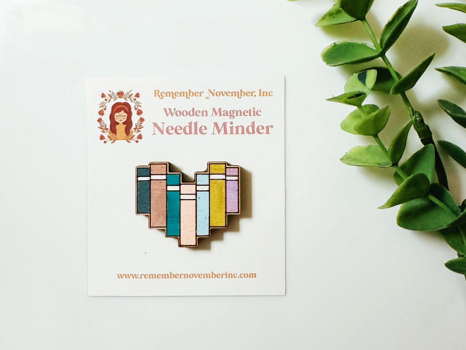 Book - Wooden Magnetic Needle Minder