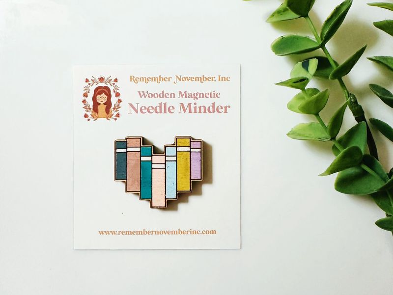 Book - Wooden Magnetic Needle Minder
