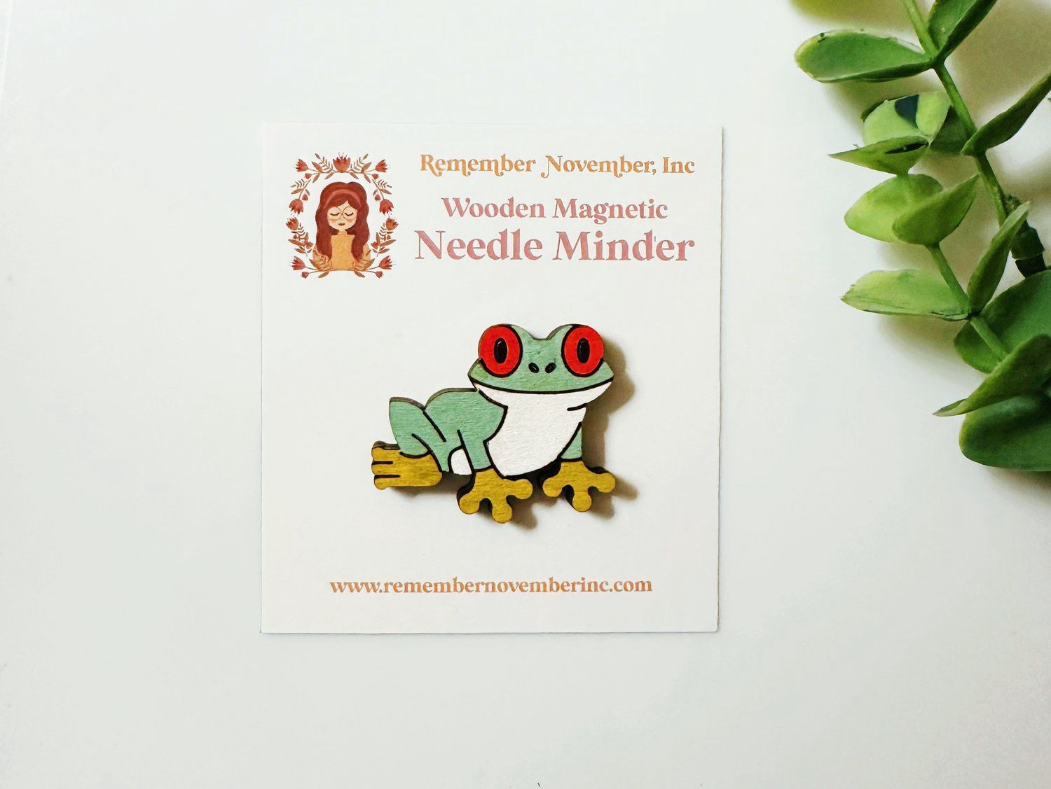 Frog - Wooden Magnetic Needle Minder