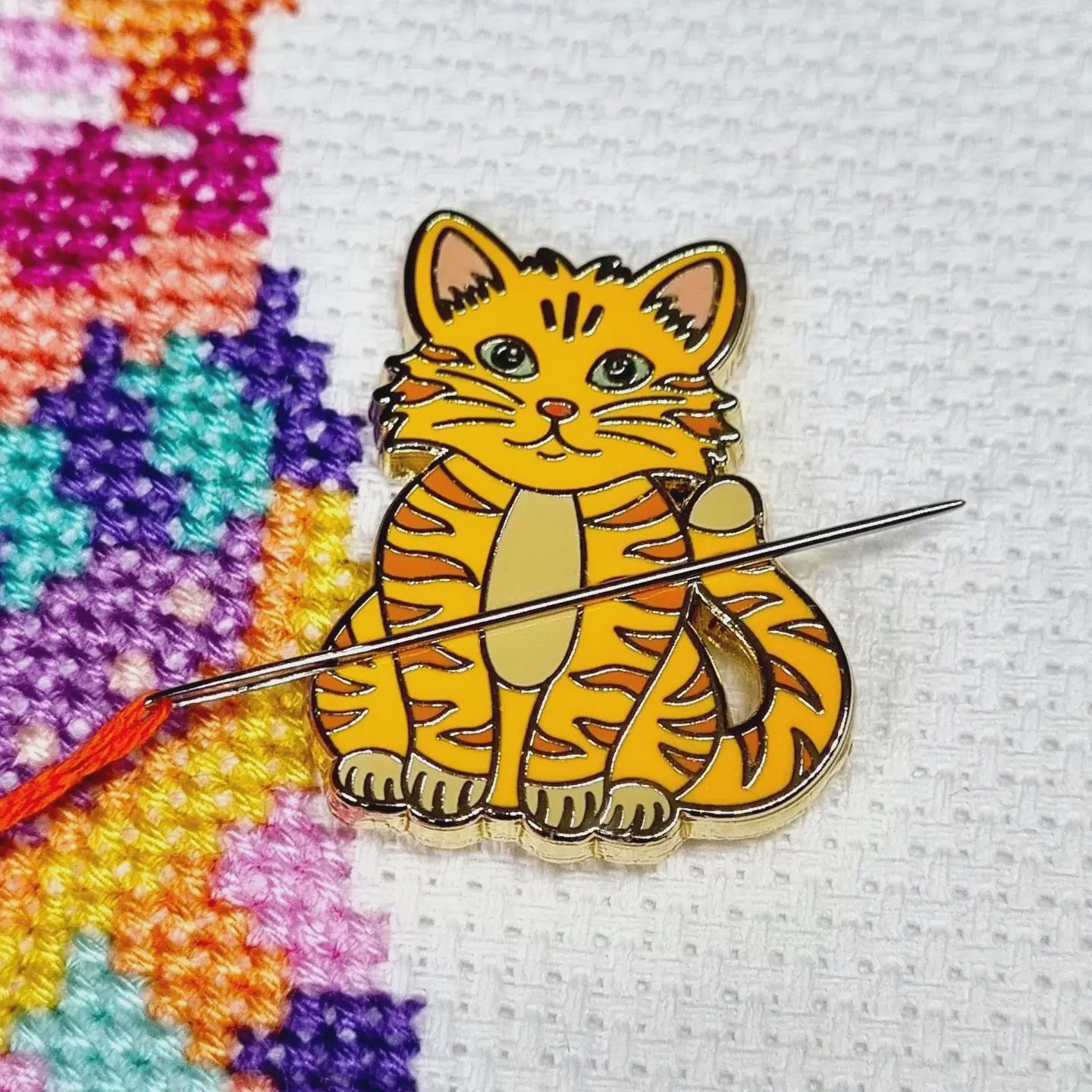 Ginger Cat Needle Minder